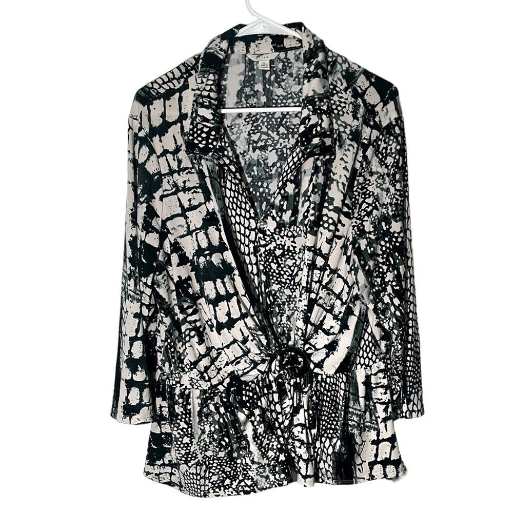 Est. 1946 Black White Buckle Blouse